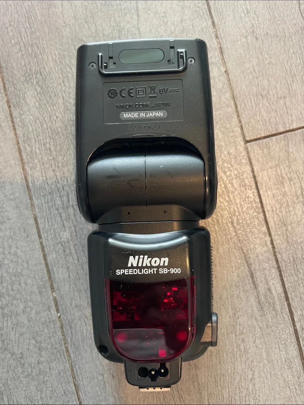 Nikon Speedlight SB-900 Flash - Black with Red Window
